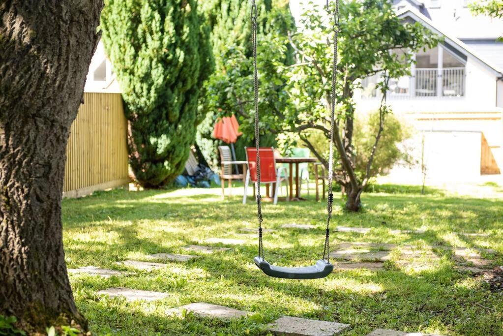 Walnut Flats-F2, 3-Bedroom With Garden & Patio - Ac, Parking, Netflix, Wifi - Close To Oxford, Bicester & Blenheim Palace ภายนอก รูปภาพ
