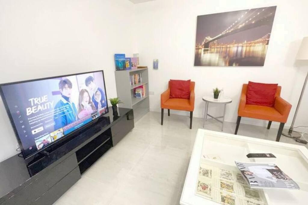 Walnut Flats-F2, 3-Bedroom With Garden & Patio - Ac, Parking, Netflix, Wifi - Close To Oxford, Bicester & Blenheim Palace ภายนอก รูปภาพ