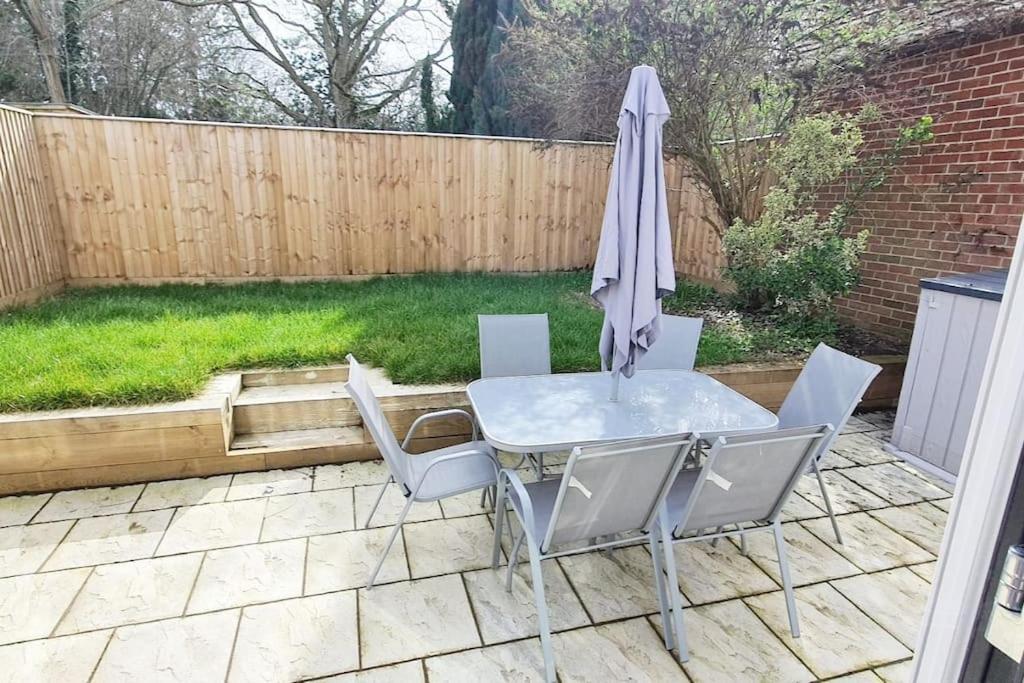 Walnut Flats-F2, 3-Bedroom With Garden & Patio - Ac, Parking, Netflix, Wifi - Close To Oxford, Bicester & Blenheim Palace ภายนอก รูปภาพ